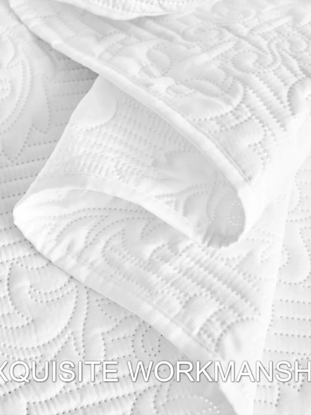 White Ultrasonic Lightweight Queen King 3-Piece Quilt Set